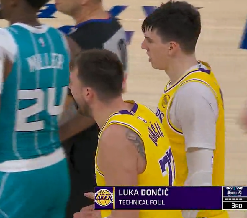 壹号娱乐-39+6三分未能上演王者归来！在场-13先发最差 东契奇防守差到极致