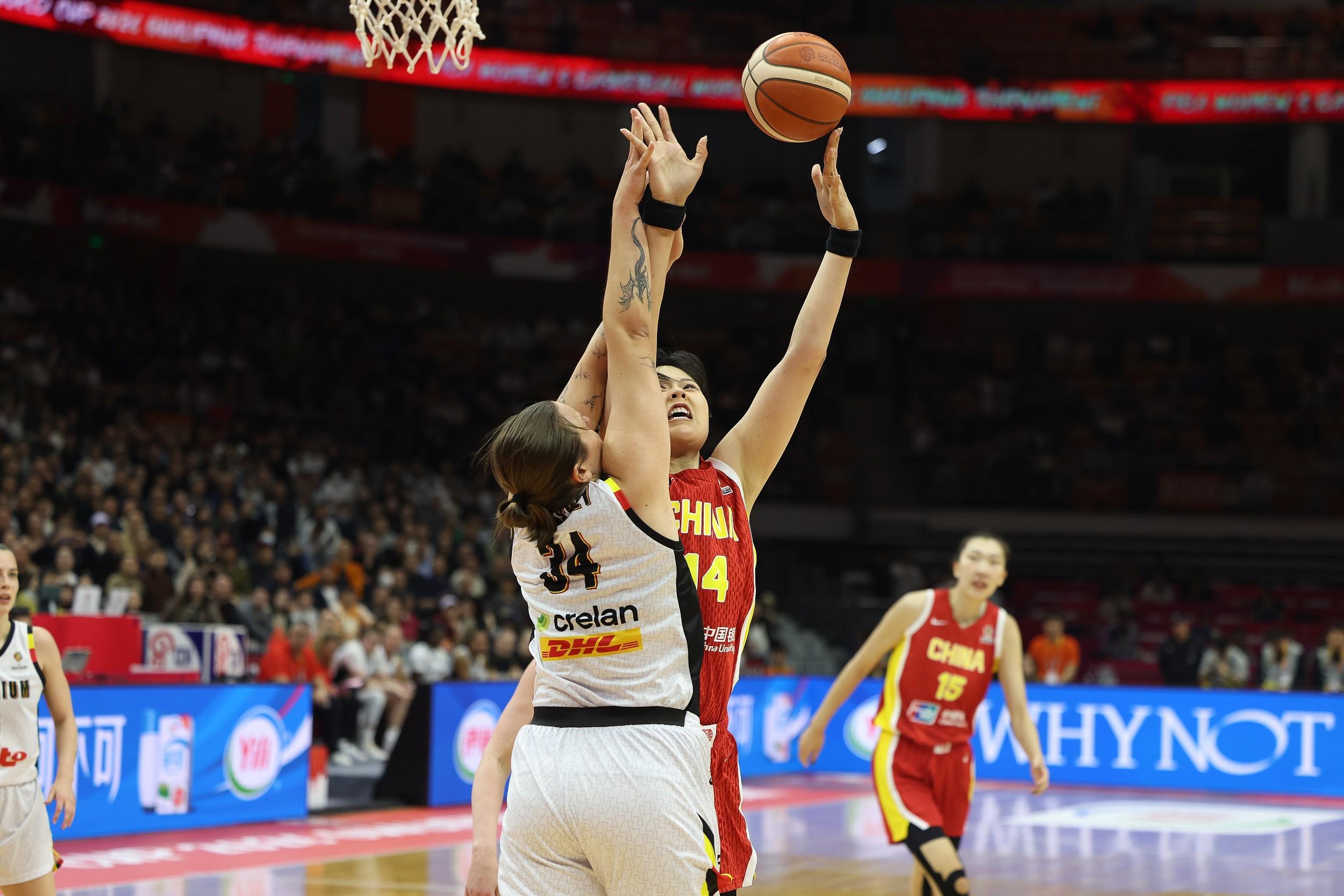 壹号娱乐APP-找找状态！韩旭和李月汝半场合计13投1中拿2分