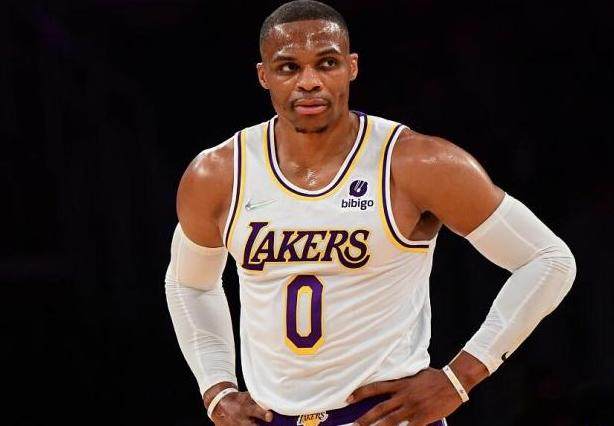 1634197799198093526.png 一号-韦少季前赛发挥糟糕 某高管:再这样湖人会交易他