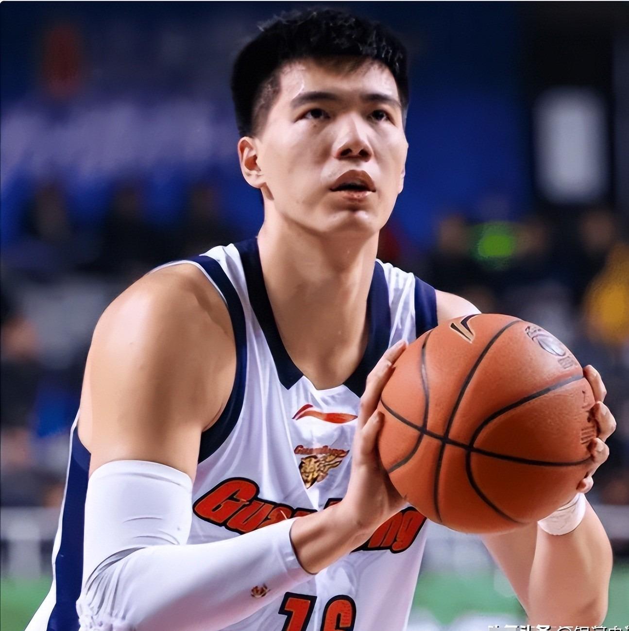 壹号娱乐APP-中国男篮逆转夜最差劲之人:失误被换下 仅出场30秒