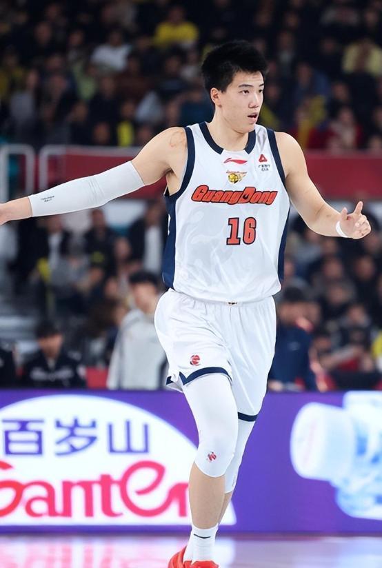 壹号娱乐APP-中国男篮逆转夜最差劲之人:失误被换下 仅出场30秒