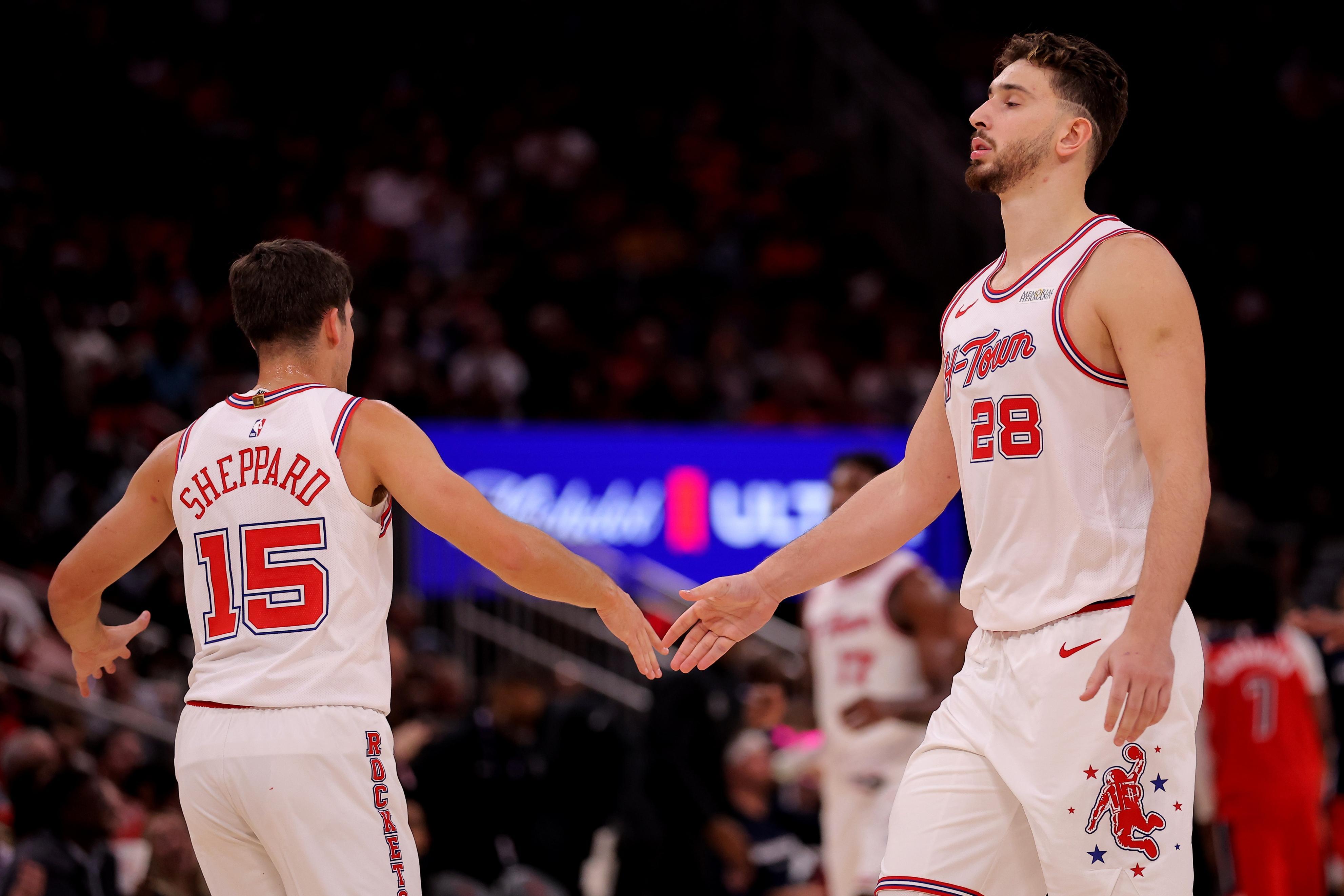 险胜开拓者!阿门轰26+7,谢泼德17+6+3再超神下去,火箭能争冠了