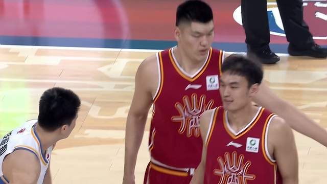 壹号娱乐APP-拒绝逆转，北京男篮1分险胜山西 张才仁制胜补篮 翟晓川9+4+4全能