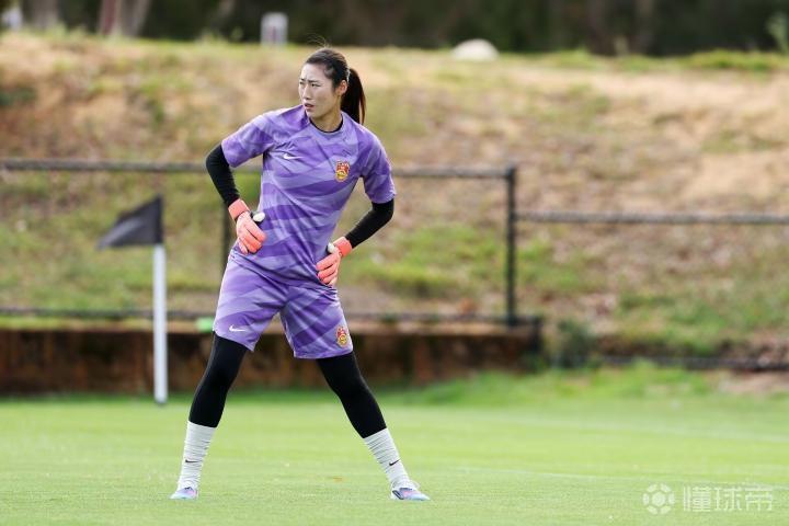 壹号娱乐下载-北青:彭诗梦大概率首发出战澳大利亚;女足需提防主场哨