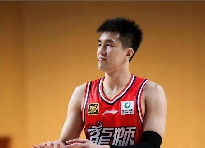CBA25-26赛季合同到期的四条“大鱼”,谁被挖走拭目以待