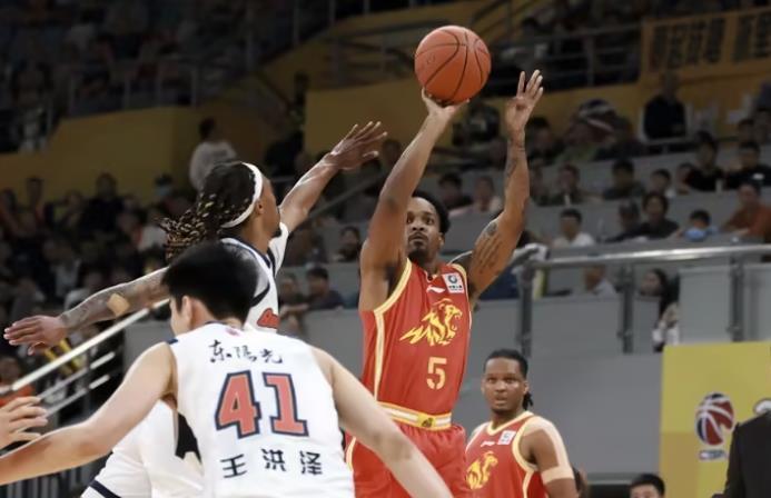 一号娱乐-上海队残阵胜首钢，广东队双杀广厦，CBA常规赛前4基本确定